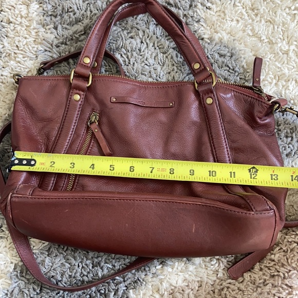 Ugg crossbody purse - Picture 3 of 5